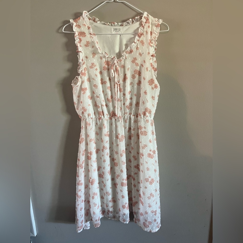 Sienna Sky Pink‎ and White Floral Top